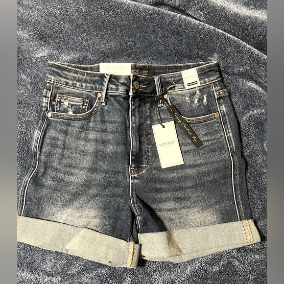Judy Blue shorts - Picture 1 of 2